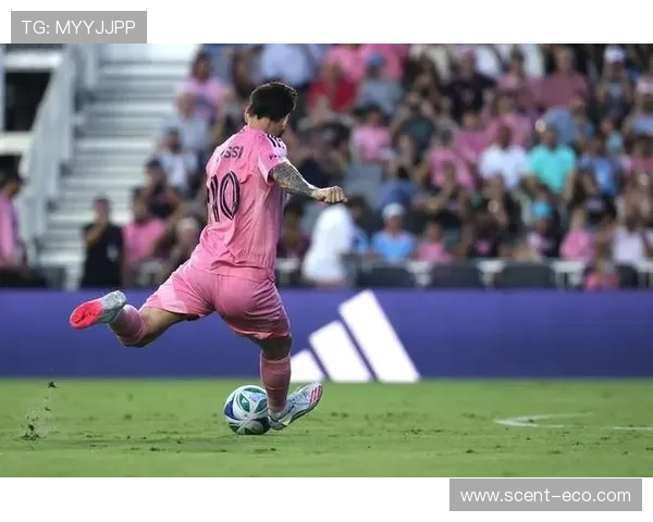 梅西梅开二度锁定胜局纳什维尔门将扑救失误致失球 梅西梅开二度锁定胜局纳什维尔门将扑救失误致失球